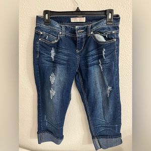 Distressed jean capris